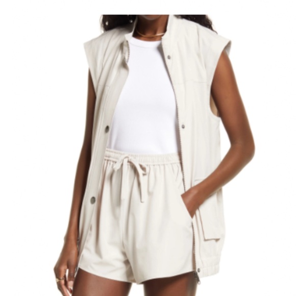 Open Edit Utility Vest - Picture 2 of 2